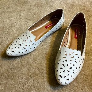 Brand new Union Bay Daisy Pattern Laser Cut Flats / Loafers